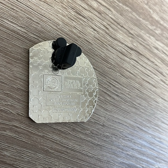 Star Wars - Join the resistance pin - Picture 2 of 5